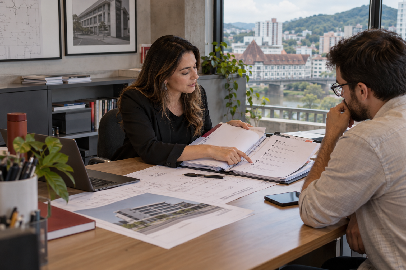 Profissional acompanhando as etapas documentais do cliente